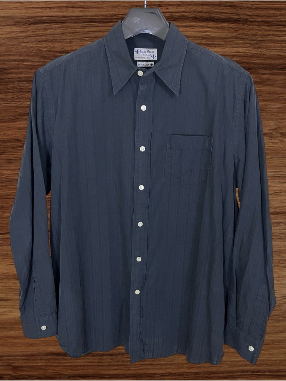 Lucky Brand Dungarees Vintage Black Dobby Weave Button Down. Large